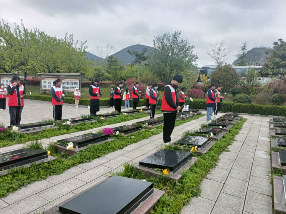 09e92b5a7cb848cca9829e33214b34bb.jpg 09e92b5a7cb848cca9829e33214b34bb.jpg